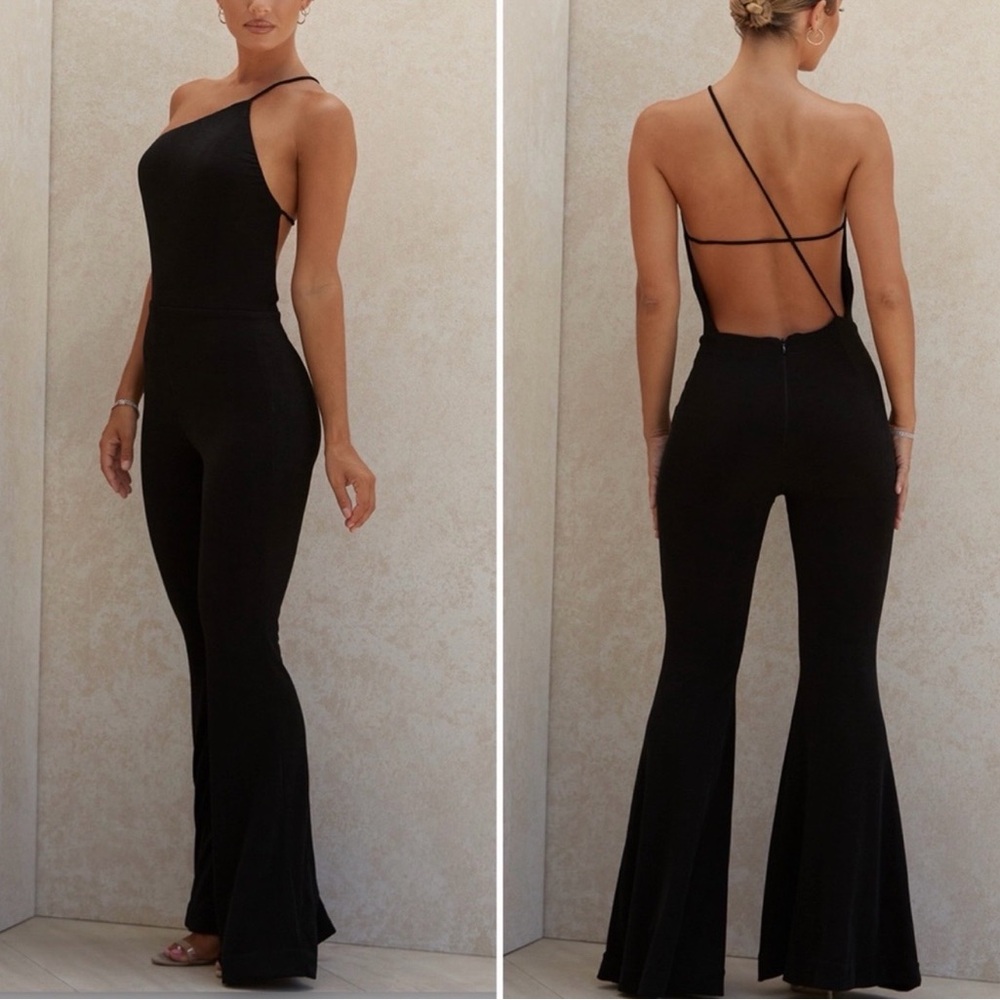 House of CB Millie black asymmetrical
Flared leg Jumpsuit